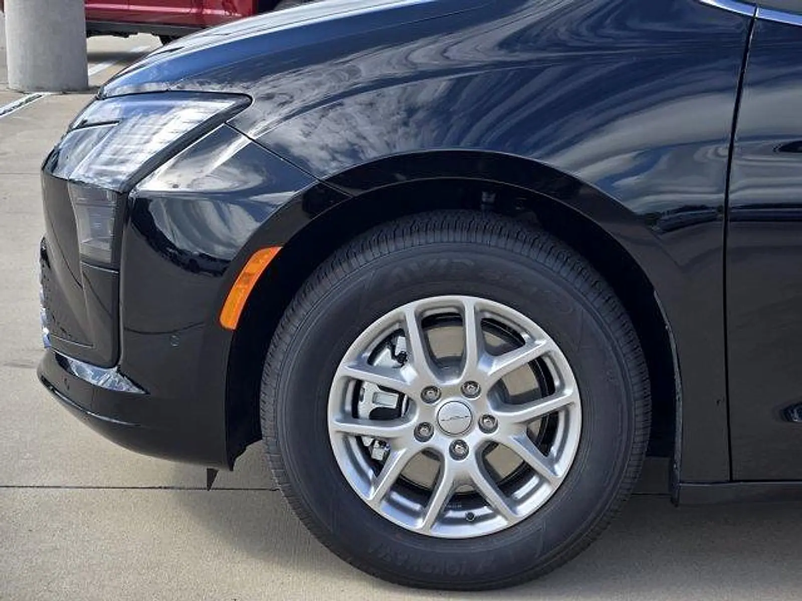 2027 Chrysler Pacifica Select photo 5