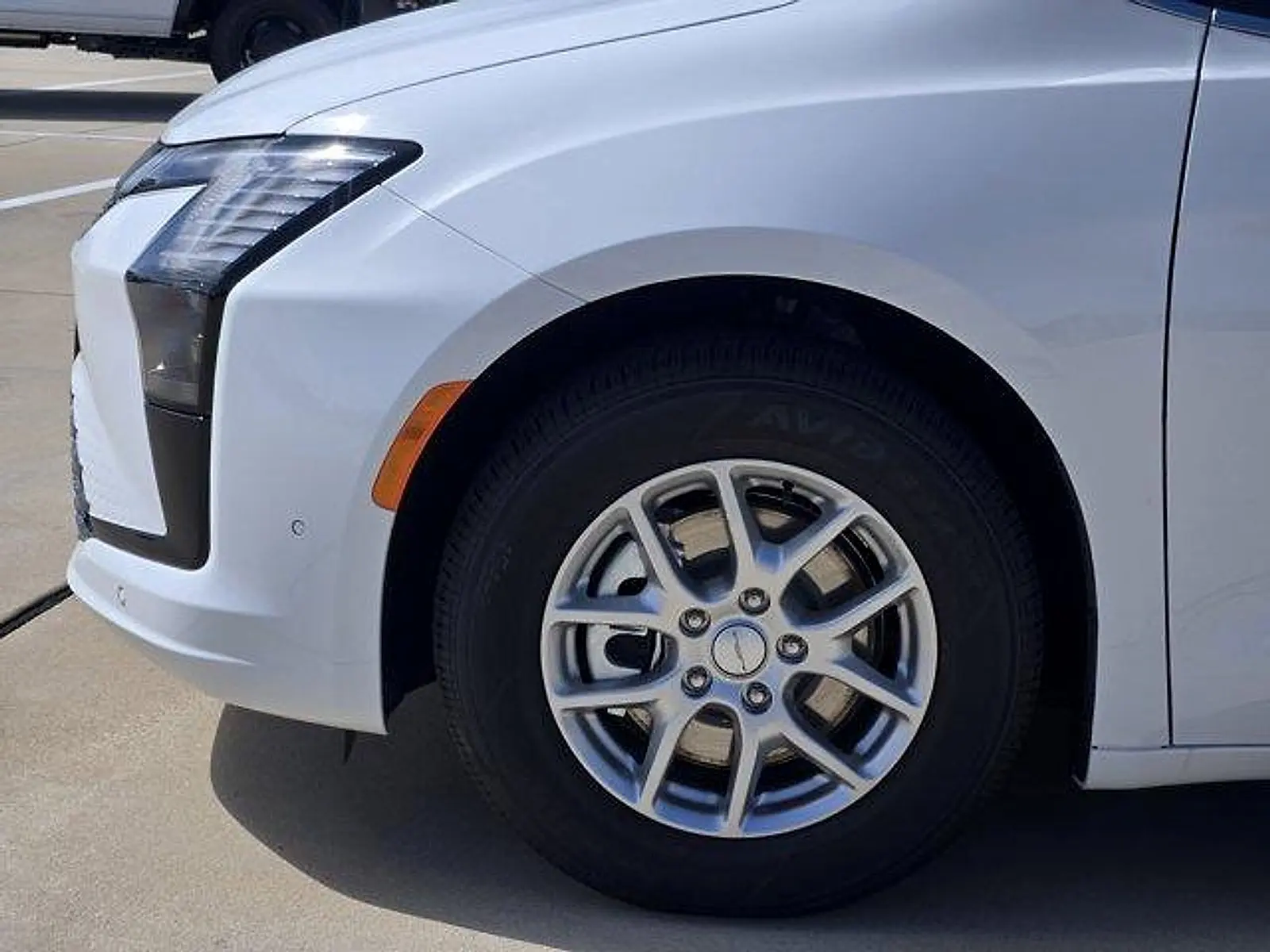2027 Chrysler Pacifica Select photo 5