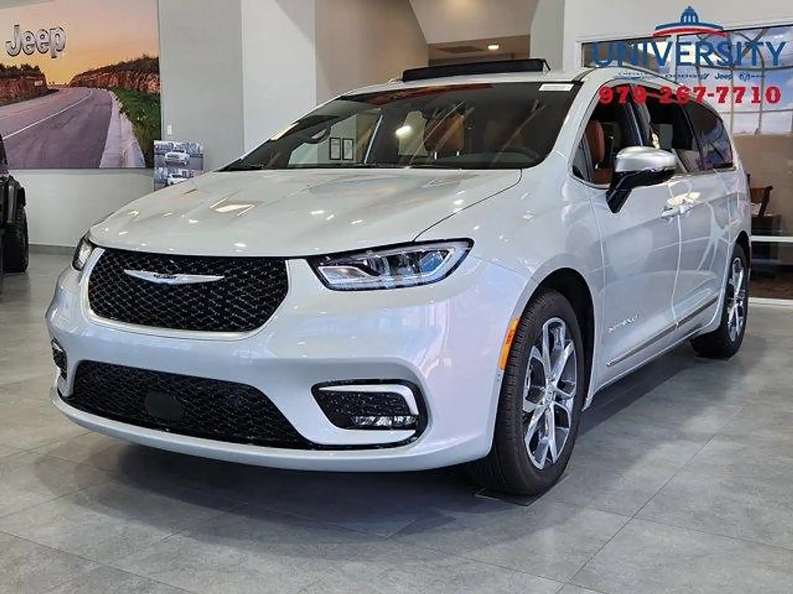 2026 Chrysler Pacifica Pinnacle's photo