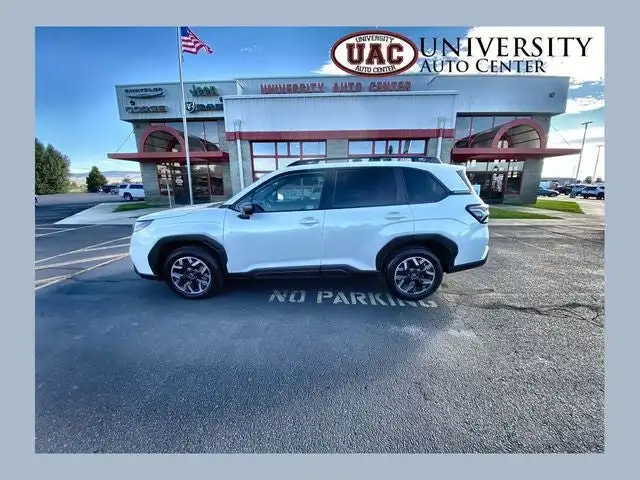 2025 Subaru Forester Premium's photo