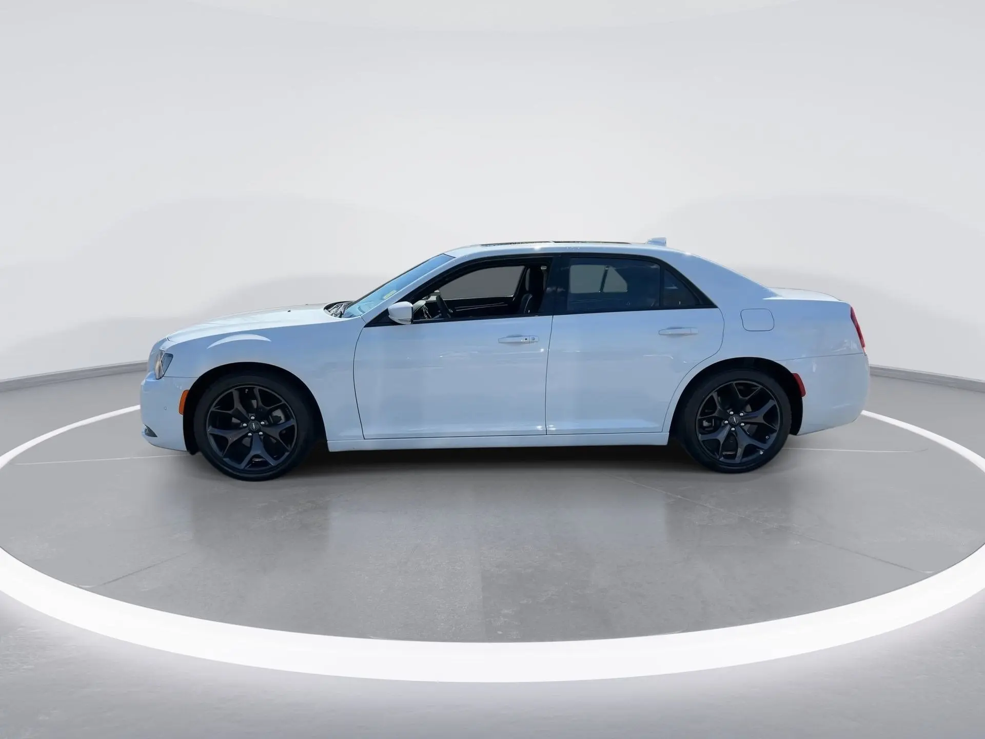 2023 Chrysler 300 S photo 5