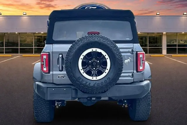 2023 Ford Bronco Outer Banks 4x4 photo 4