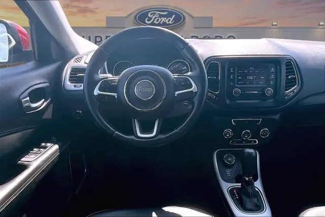 2017 Jeep Compass Latitude 4WD photo 4