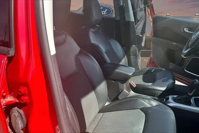 2017 Jeep Compass Latitude 4WD photo 5