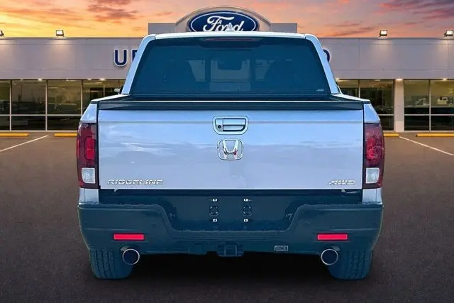 2022 Honda Ridgeline RTL-E AWD photo 4