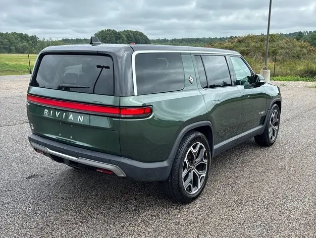 2024 Rivian R1S Adventure Dual-Motor Max Pack photo 3