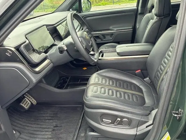 2024 Rivian R1S Adventure Dual-Motor Max Pack photo 5