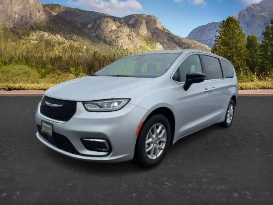 2024 Chrysler Pacifica Touring L's photo