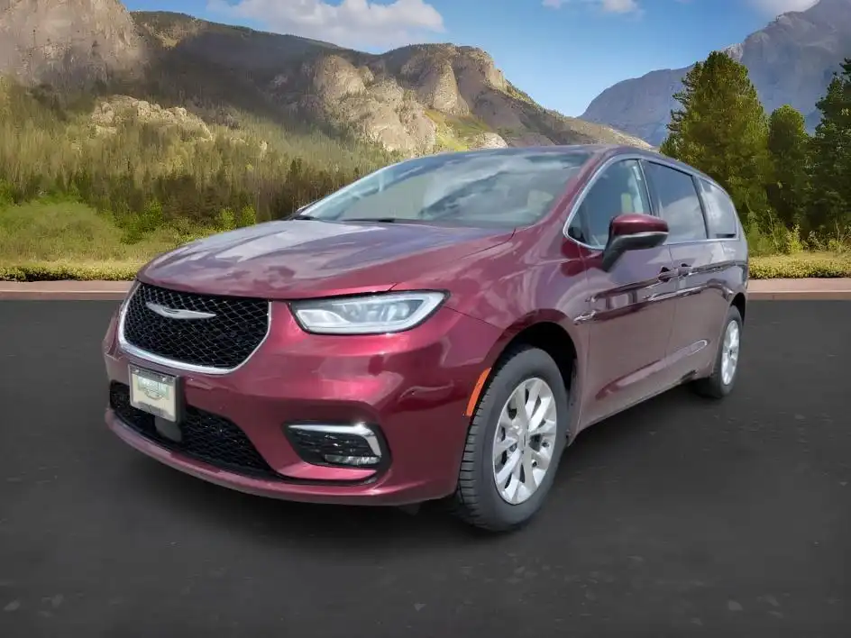 2023 Chrysler Pacifica Touring L AWD's photo