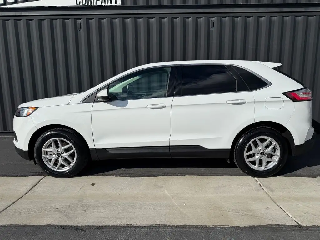 2024 Ford Edge SEL AWD photo 4