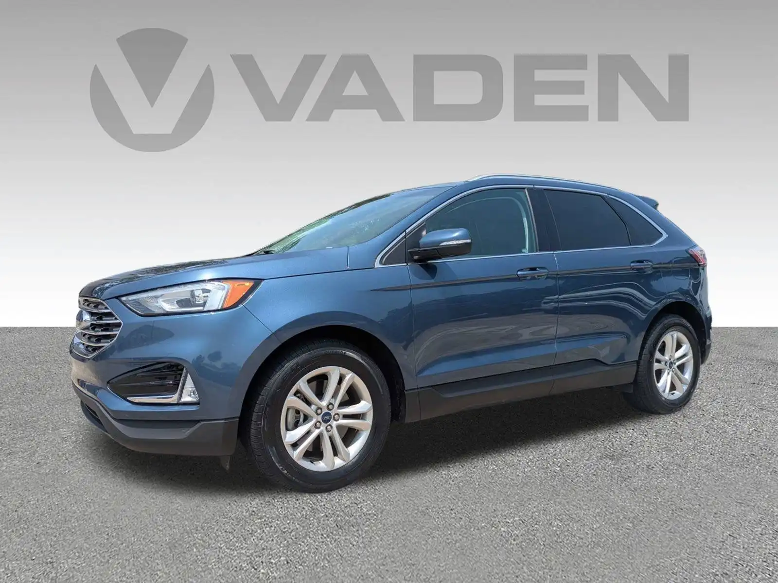 2019 Ford Edge SEL AWD's photo