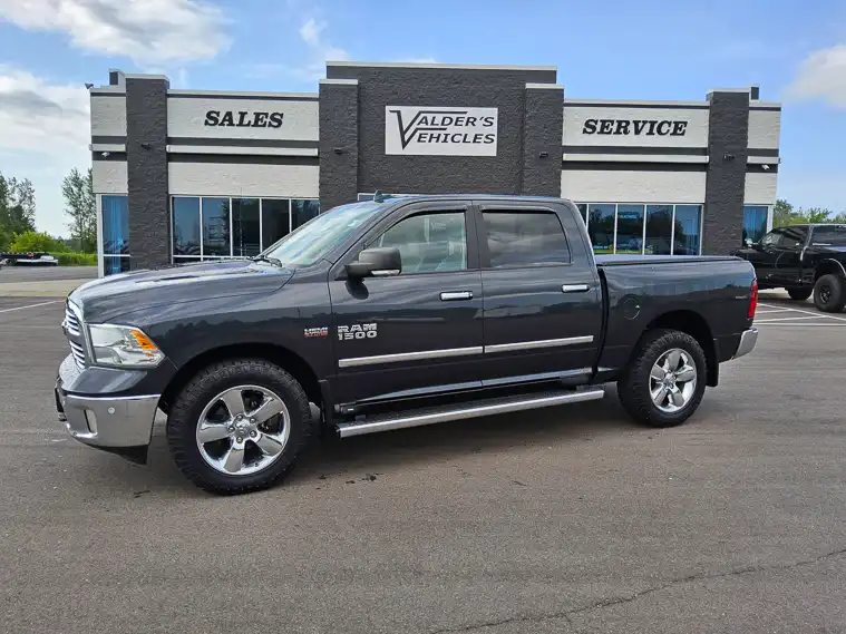 2017 RAM 1500 Big Horn 4x4 Crew Cab 5'7's photo