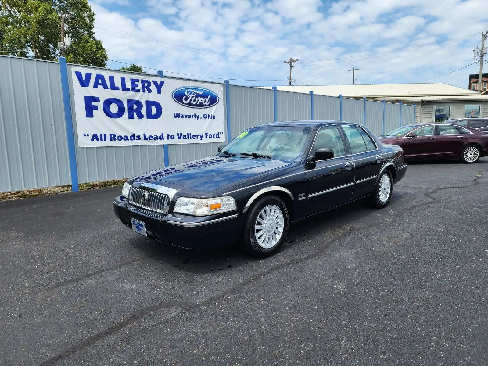 2010 Mercury Grand Marquis LS (Fleet)'s photo