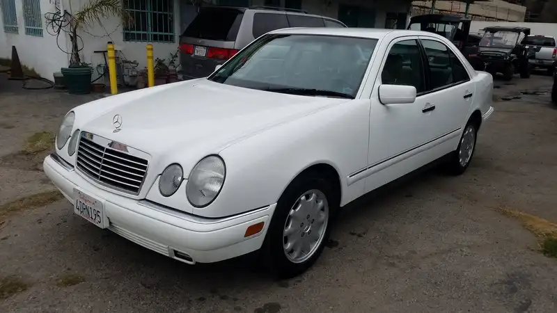 1999 Mercedes-Benz E-Class E 300's photo