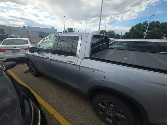 2020 Honda Ridgeline RTL AWD E photo 4