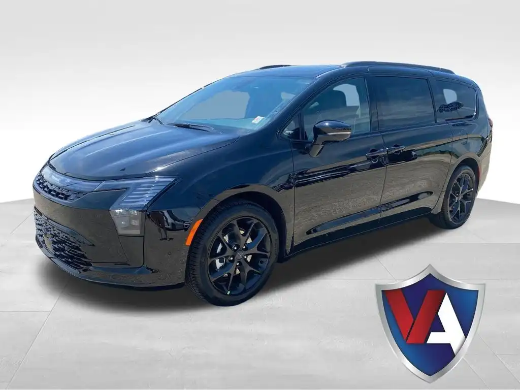 2027 Chrysler Pacifica Limited's photo