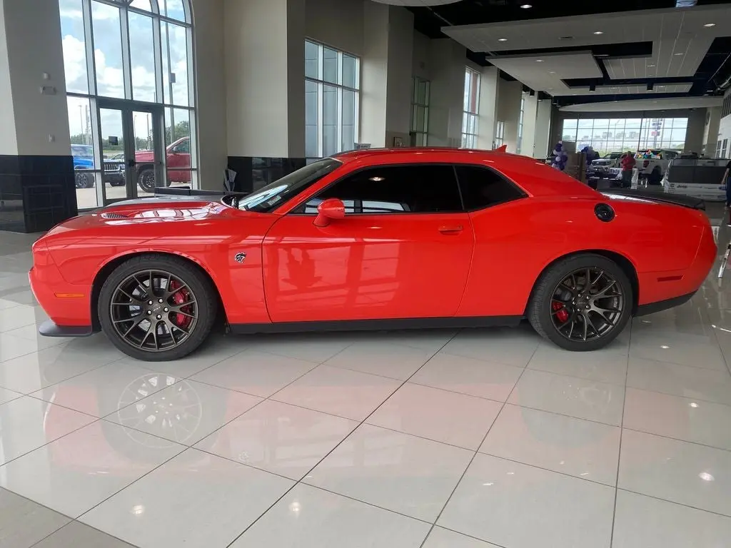 2016 Dodge Challenger SRT Hellcat photo 3