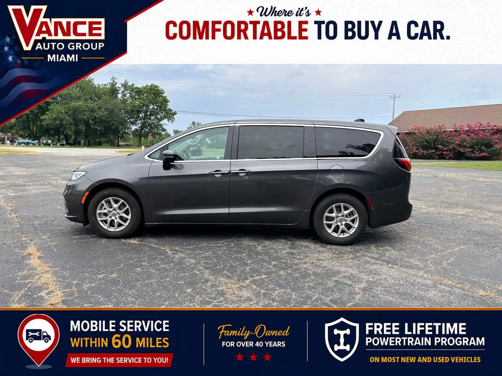 2023 Chrysler Pacifica Touring L photo 4