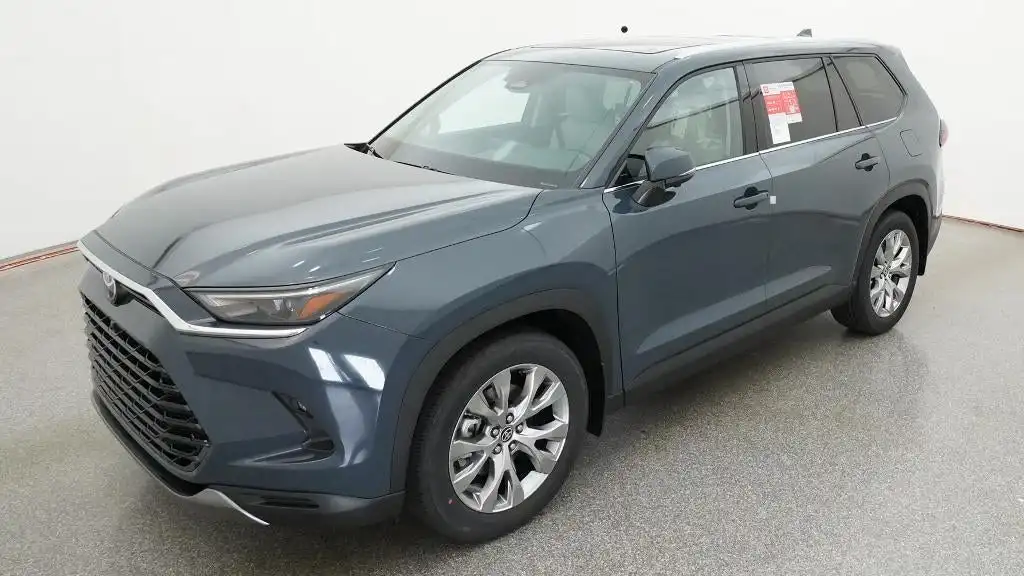 2026 Toyota Grand Highlander Limited FWD's photo