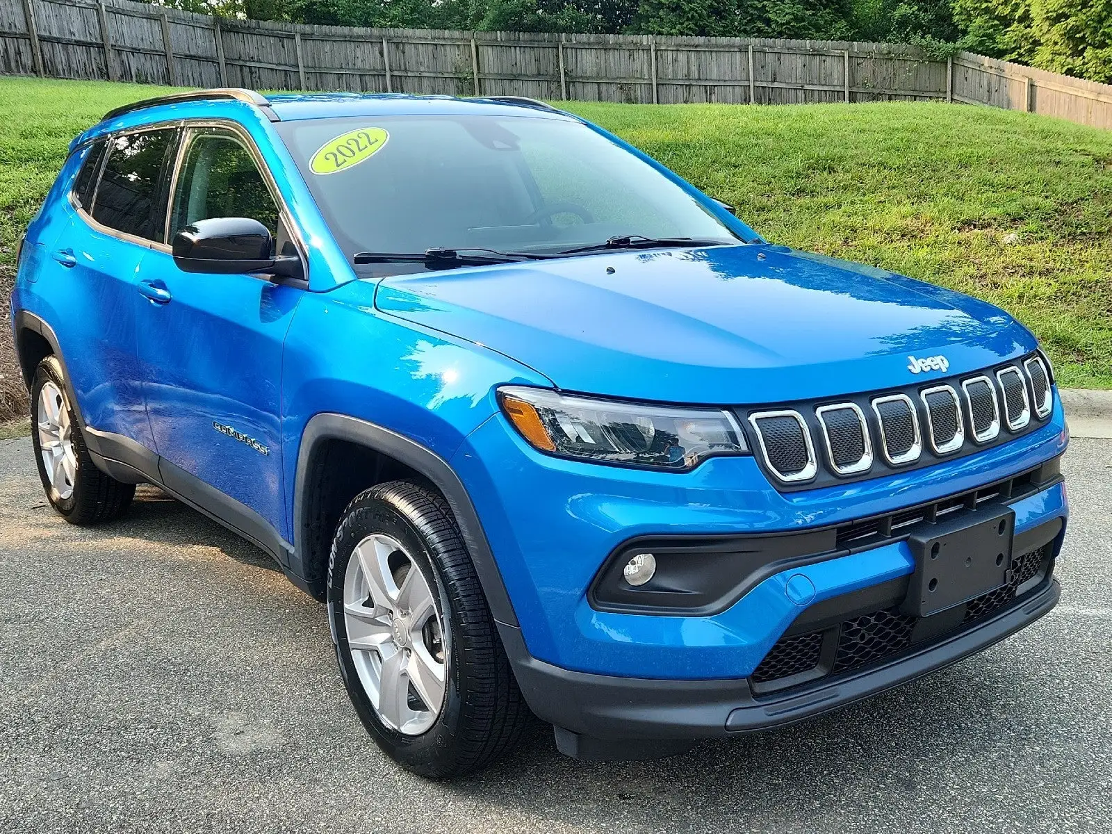 2022 Jeep Compass Latitude 4X4 photo 1