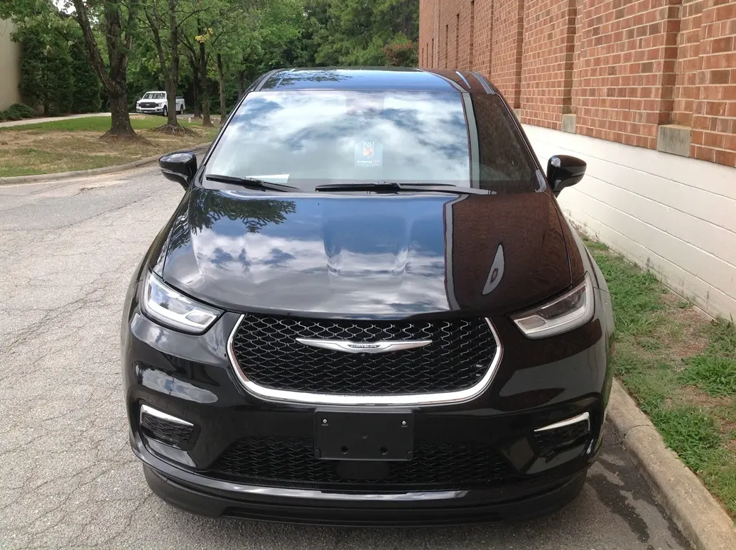 2025 Chrysler Pacifica Select photo 3