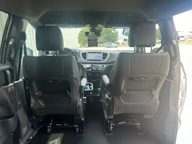 2026 Chrysler Pacifica Select photo 5
