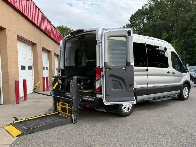 2024 Ford Transit 350 XLT Med Roof Sliding Pass. 148's photo