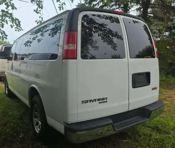 2014 GMC Savana 1500 LS's photo