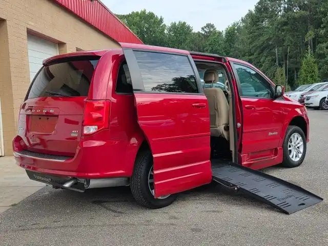 2016 Dodge Grand Caravan SXT's photo