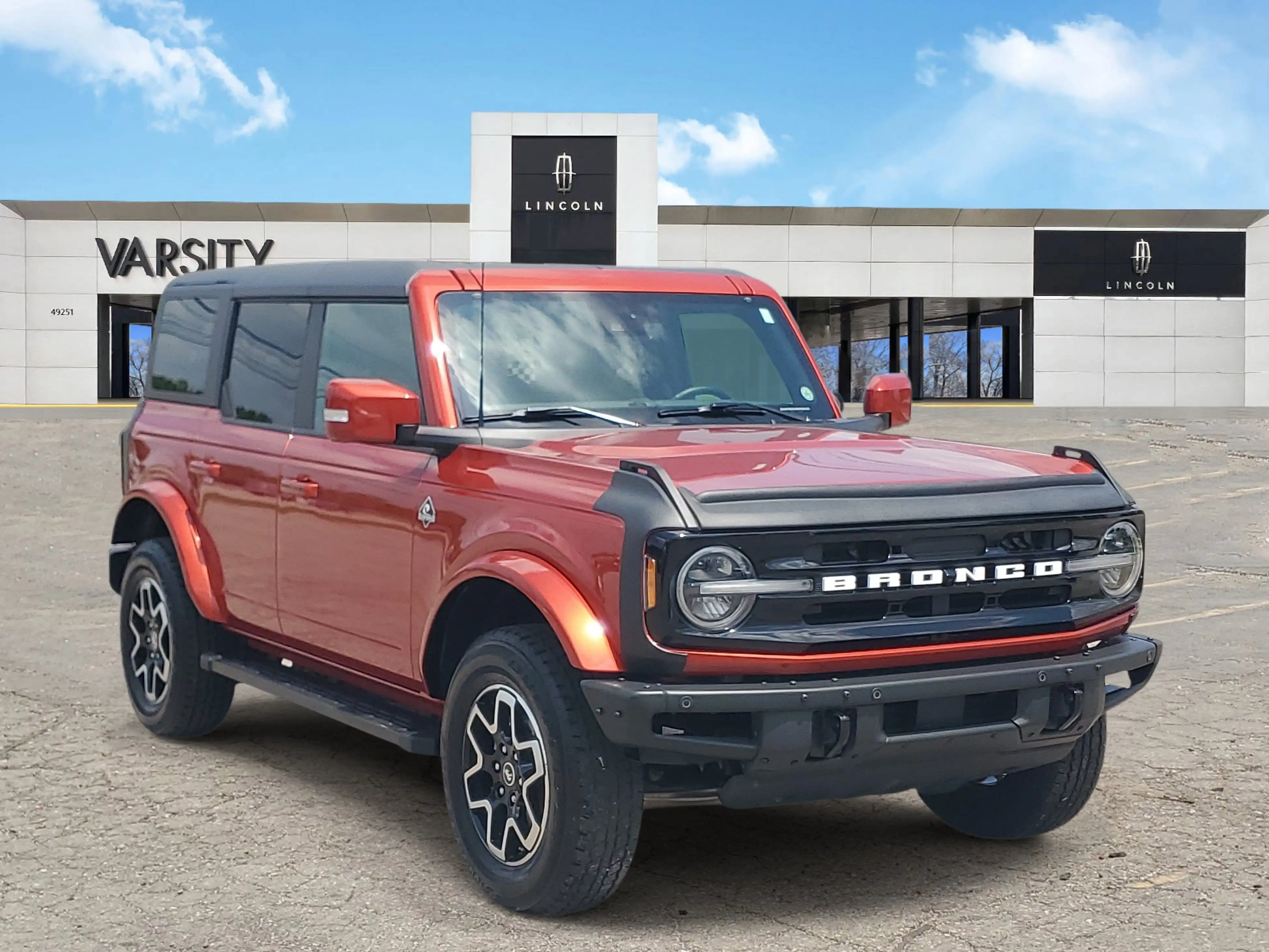 2023 Ford Bronco Outer Banks 4x4's photo