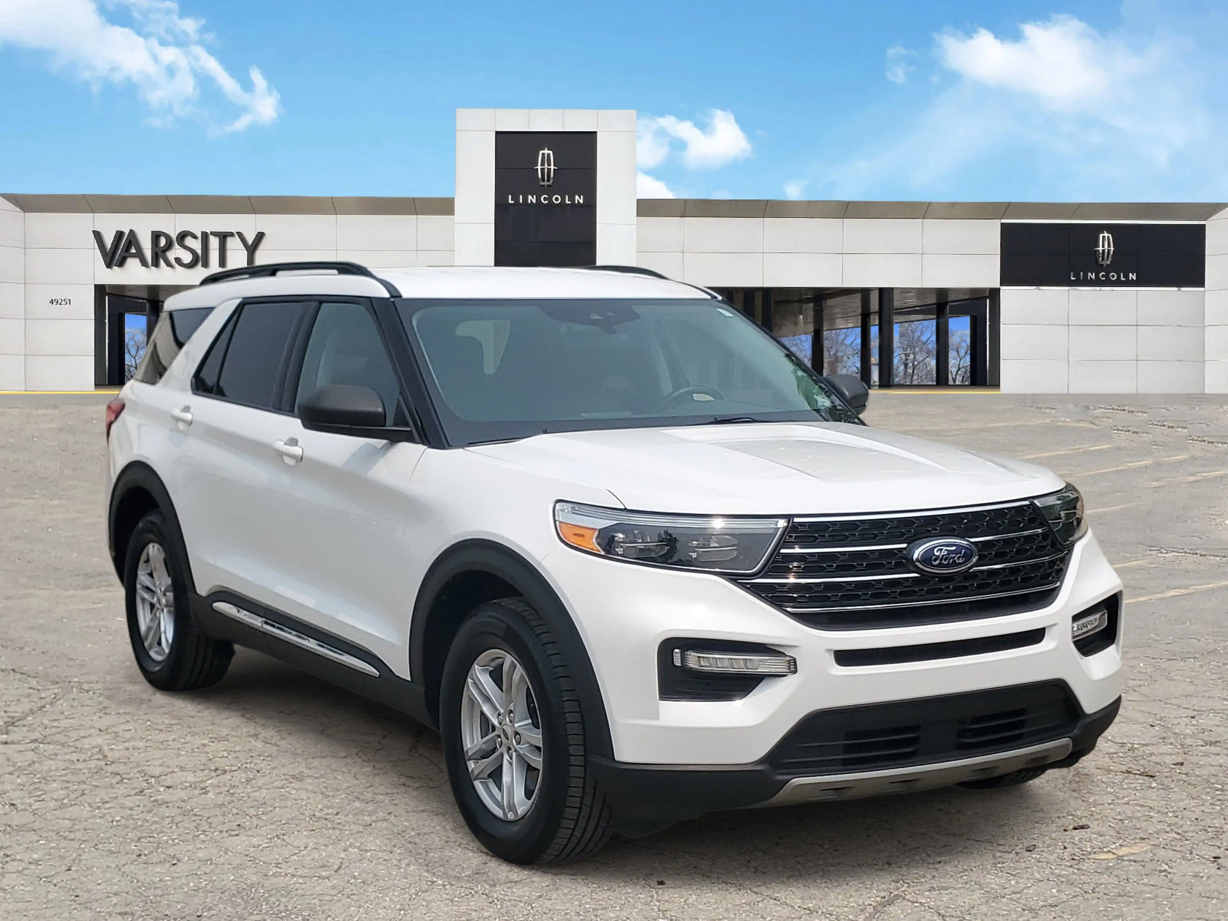 2021 Ford Explorer XLT 4WD's photo