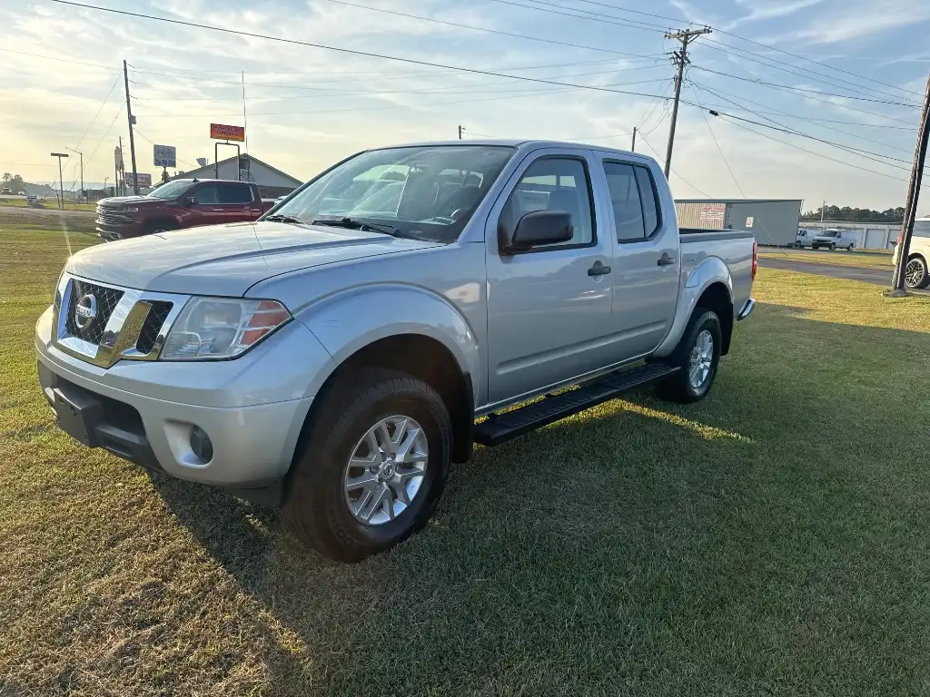 2019 Nissan Frontier 4.0 SV Crew Cab 4WD Auto SWB's photo