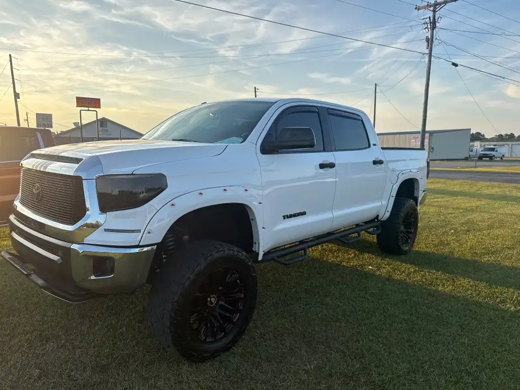 2017 Toyota Tundra SR5 4.6L CrewMax Short Bed's photo