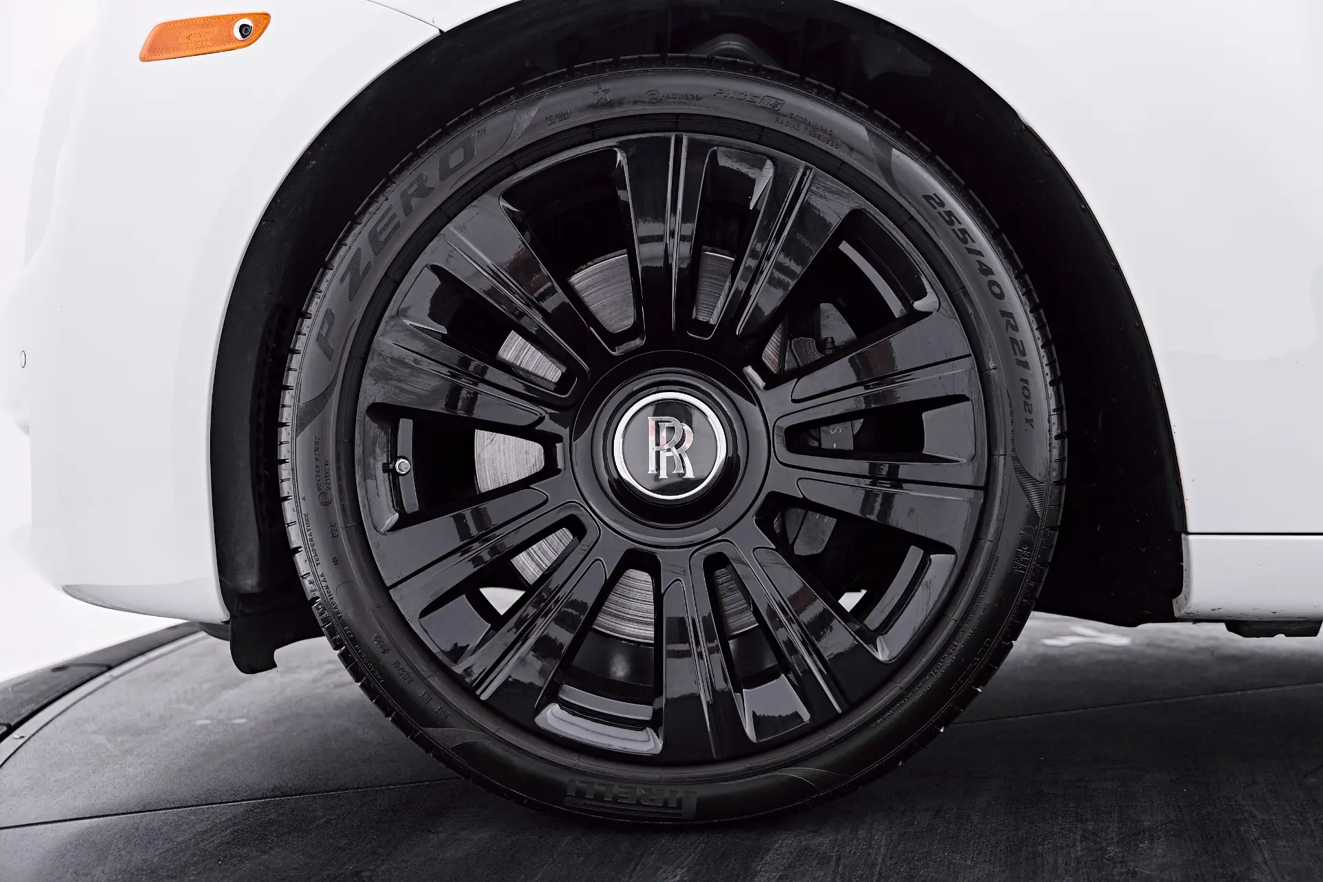 2018 Rolls-Royce Ghost Base photo 3