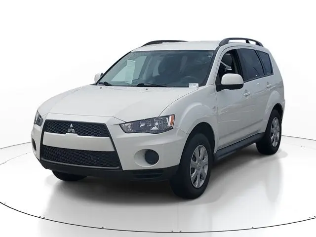 2012 Mitsubishi Outlander ES 2WD photo 3