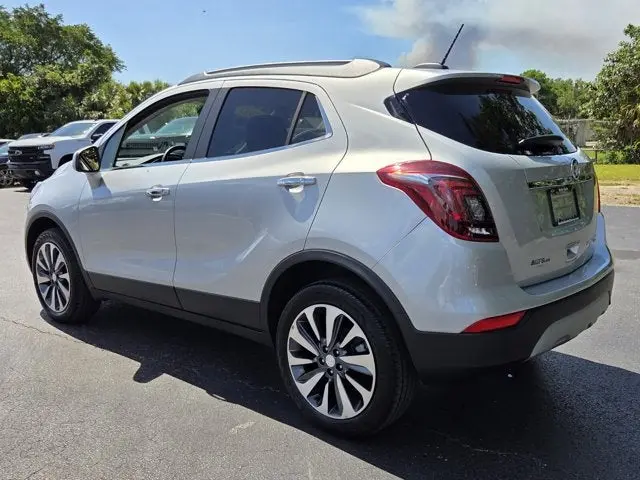 2022 Buick Encore Preferred AWD photo 3