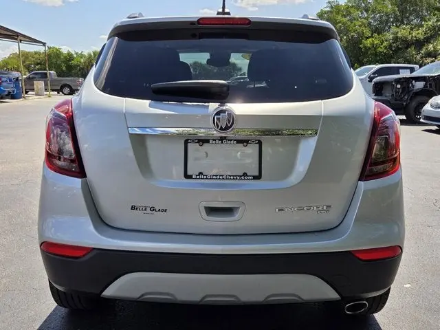 2022 Buick Encore Preferred AWD photo 4