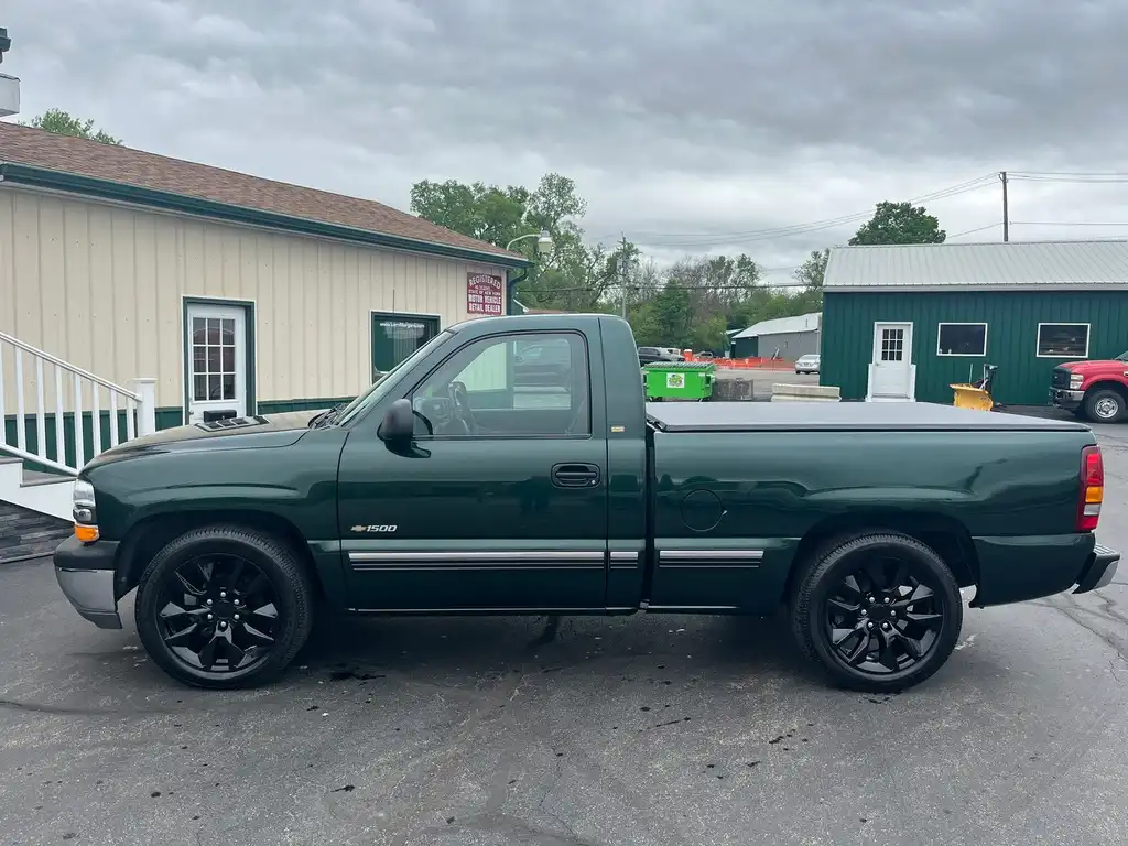 2001 Chevrolet Silverado 1500 1500 LS Regular Cab SWB's photo