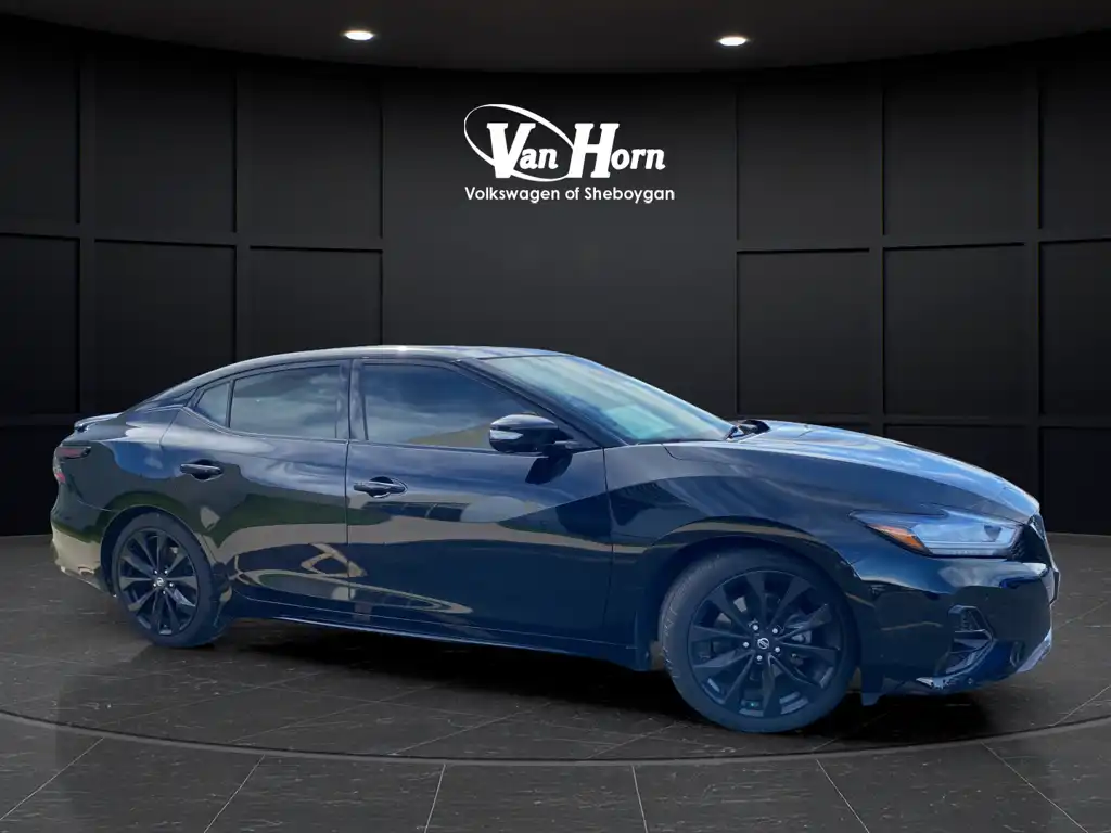 2020 Nissan Maxima SR's photo