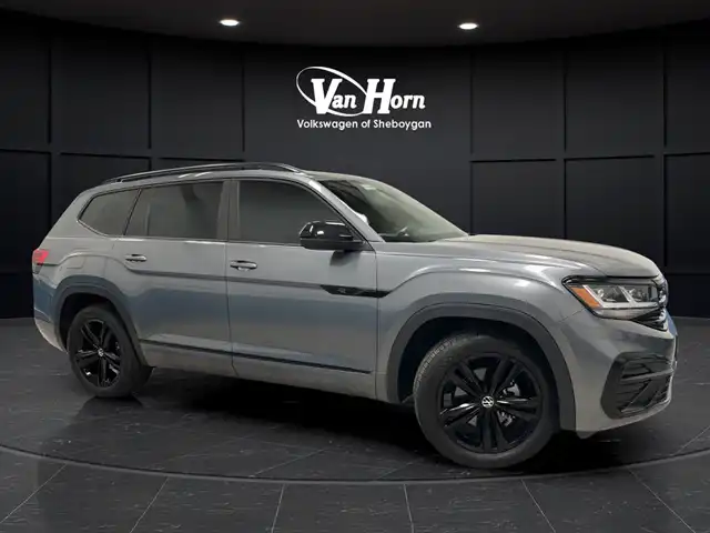 2023 Volkswagen Atlas 3.6L SEL R-Line Black 4MOTION's photo