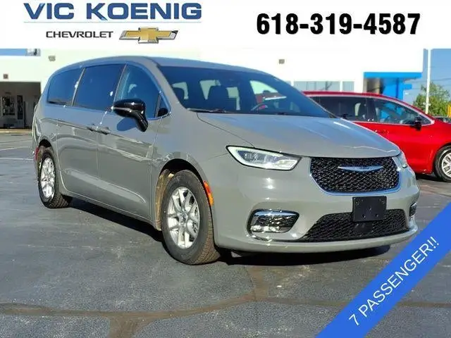 2025 Chrysler Pacifica Select photo 1