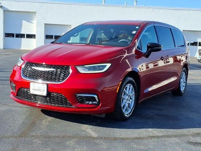 2025 Chrysler Pacifica Select photo 5