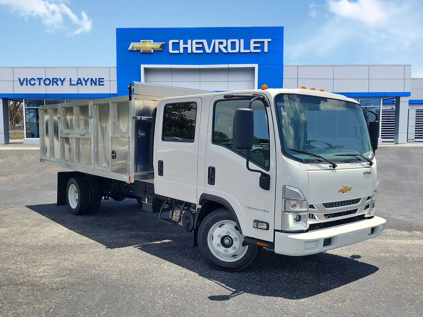 2026 Chevrolet Low Cab Forward 4500 Gas 176" WB Crew Cab's photo