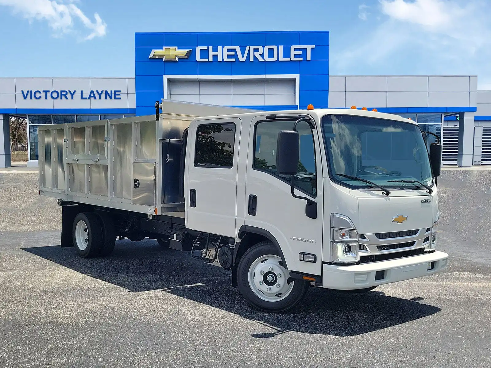2026 Chevrolet Low Cab Forward 4500 Gas 176" WB Crew Cab's photo