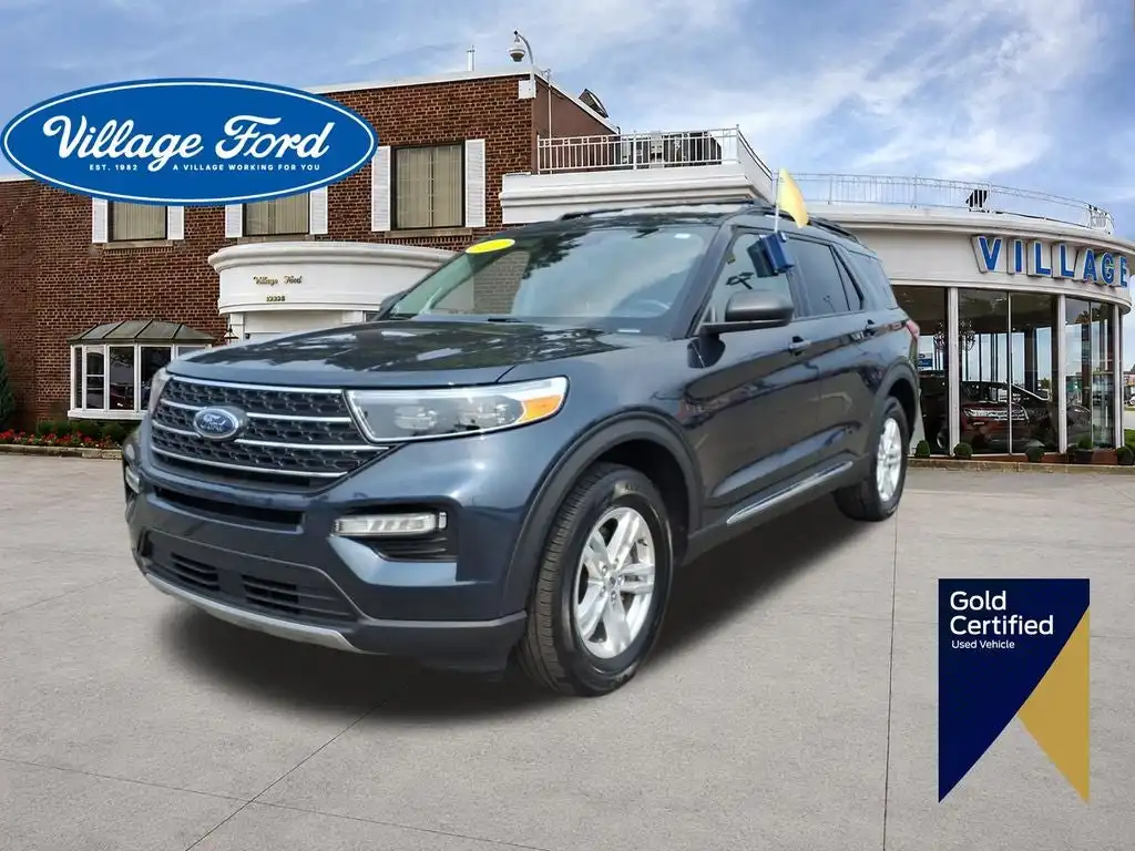 2023 Ford Explorer XLT 4WD's photo