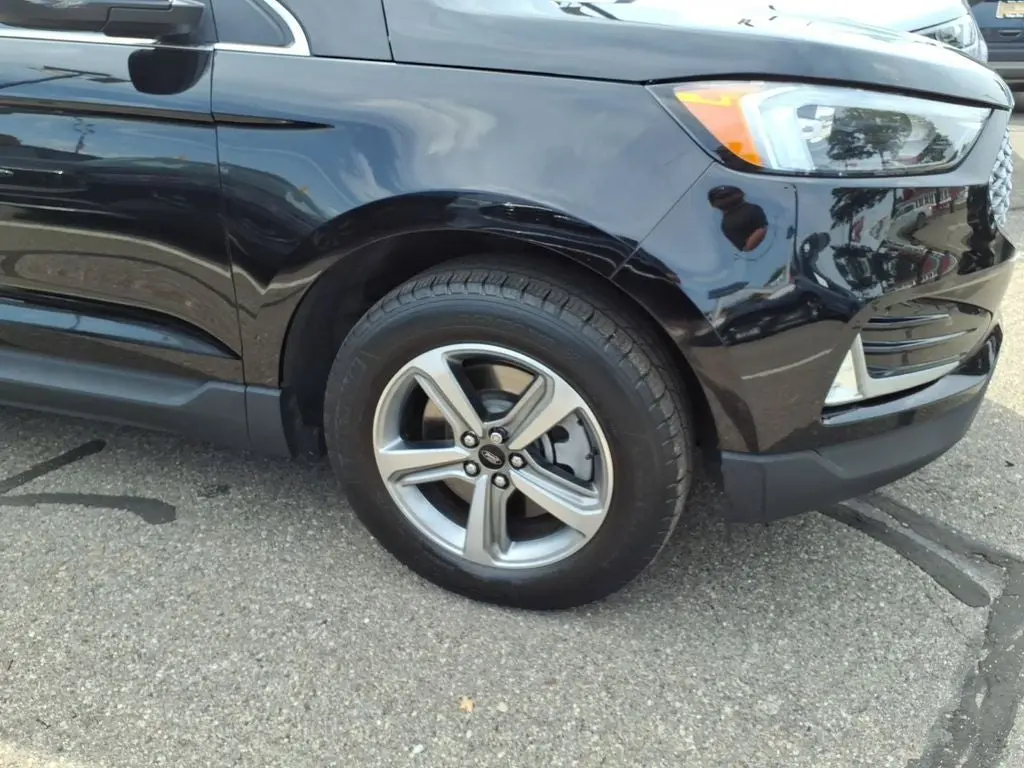 2024 Ford Edge SEL AWD photo 5