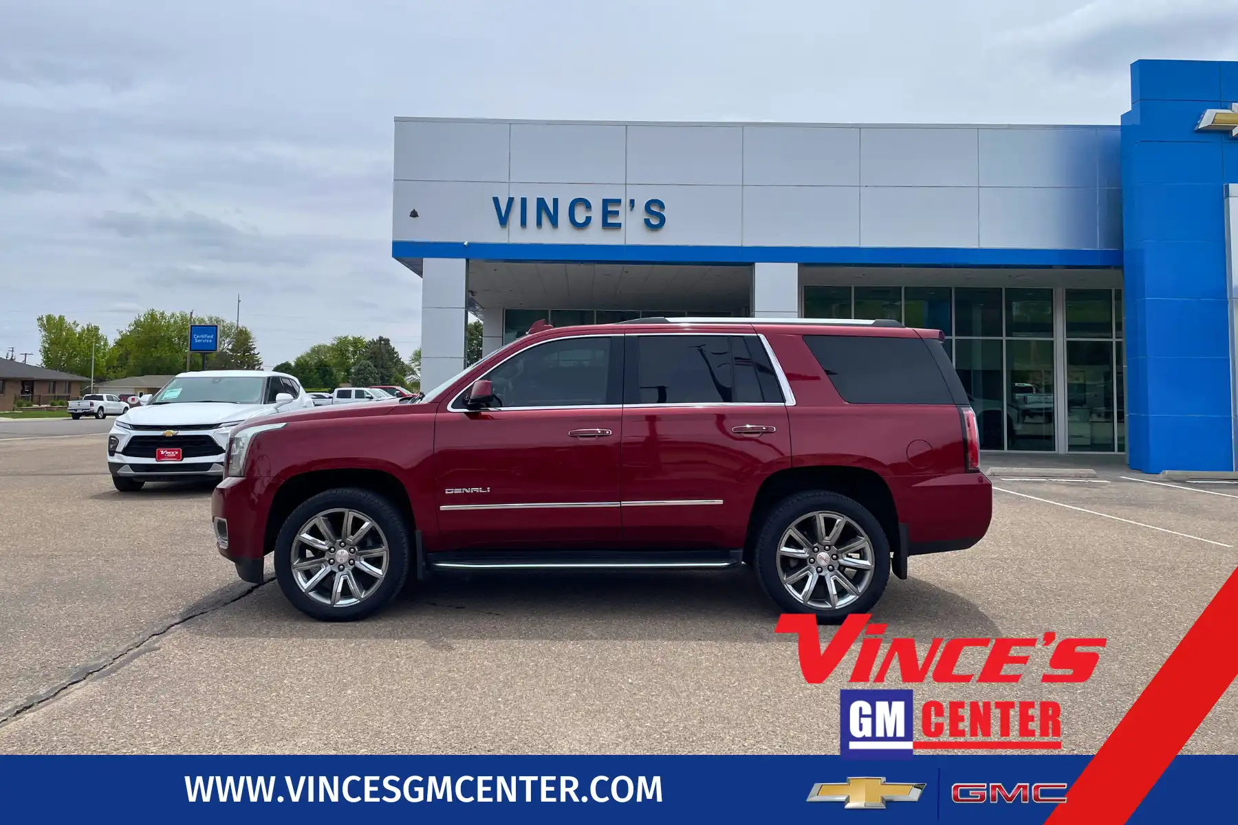 2016 GMC Yukon 4WD Denali's photo