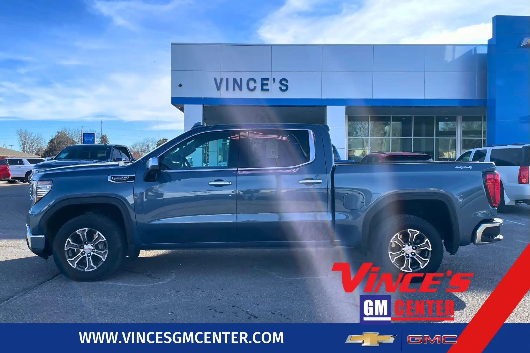 2024 GMC Sierra 4WD Crew Cab Short Box SLT's photo