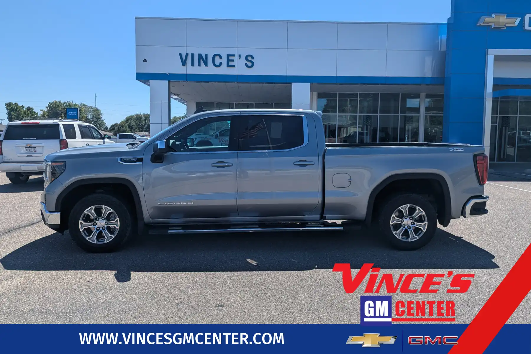 2023 GMC Sierra SLE 4WD Crew Cab Standard Box's photo