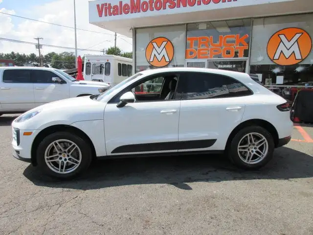 2021 Porsche Macan Base's photo
